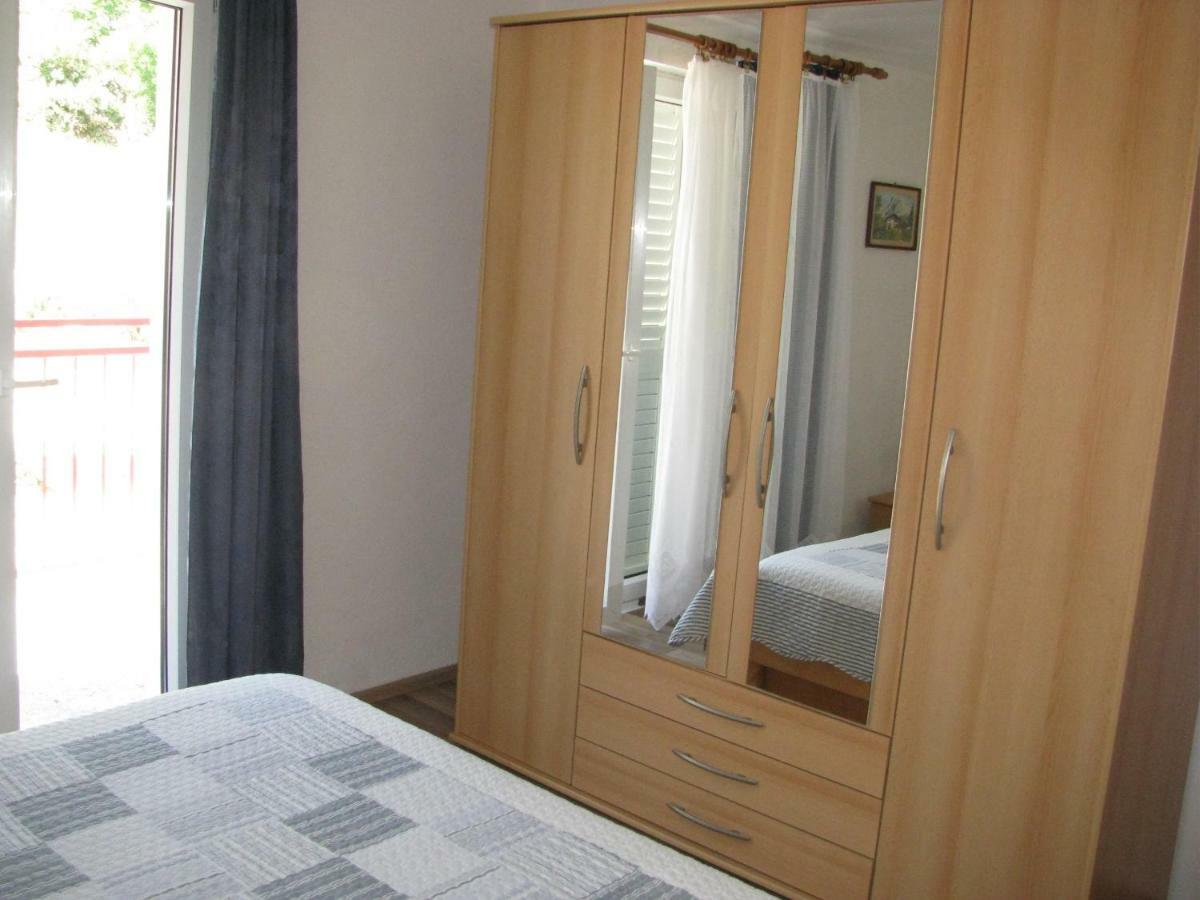 Apartments Sparada Mladen Grebastica Ngoại thất bức ảnh